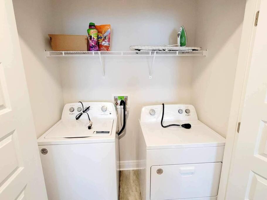 Brand New House In Pensacola,Ev Connector Available Apartment *