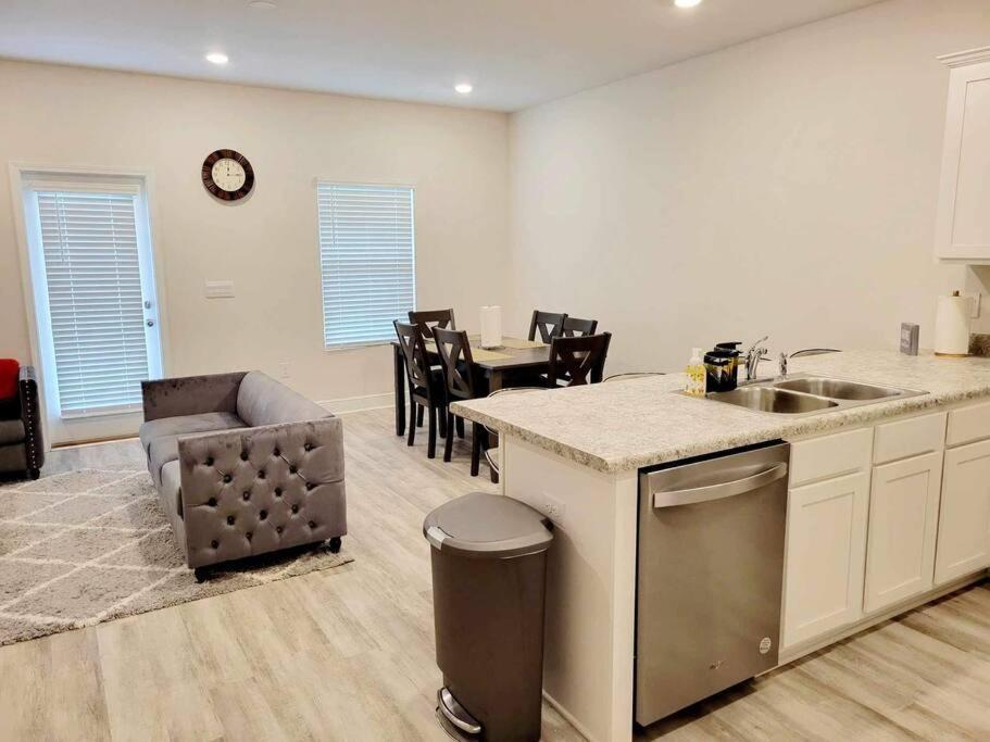 Brand New House In Pensacola,Ev Connector Available *